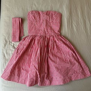 100% cotton A&F dress with belt. Cute color and great quality.
